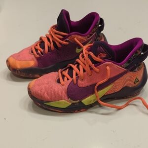 Nike Zoom Freak 2 Bright Mango Size 4.5Y